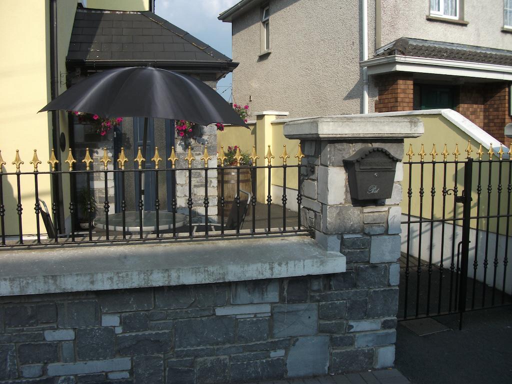 Clare Street B&B Nenagh ภายนอก รูปภาพ